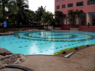 Bistari Serviced Apartment Suites Kuala Lumpur - Swimming Pool