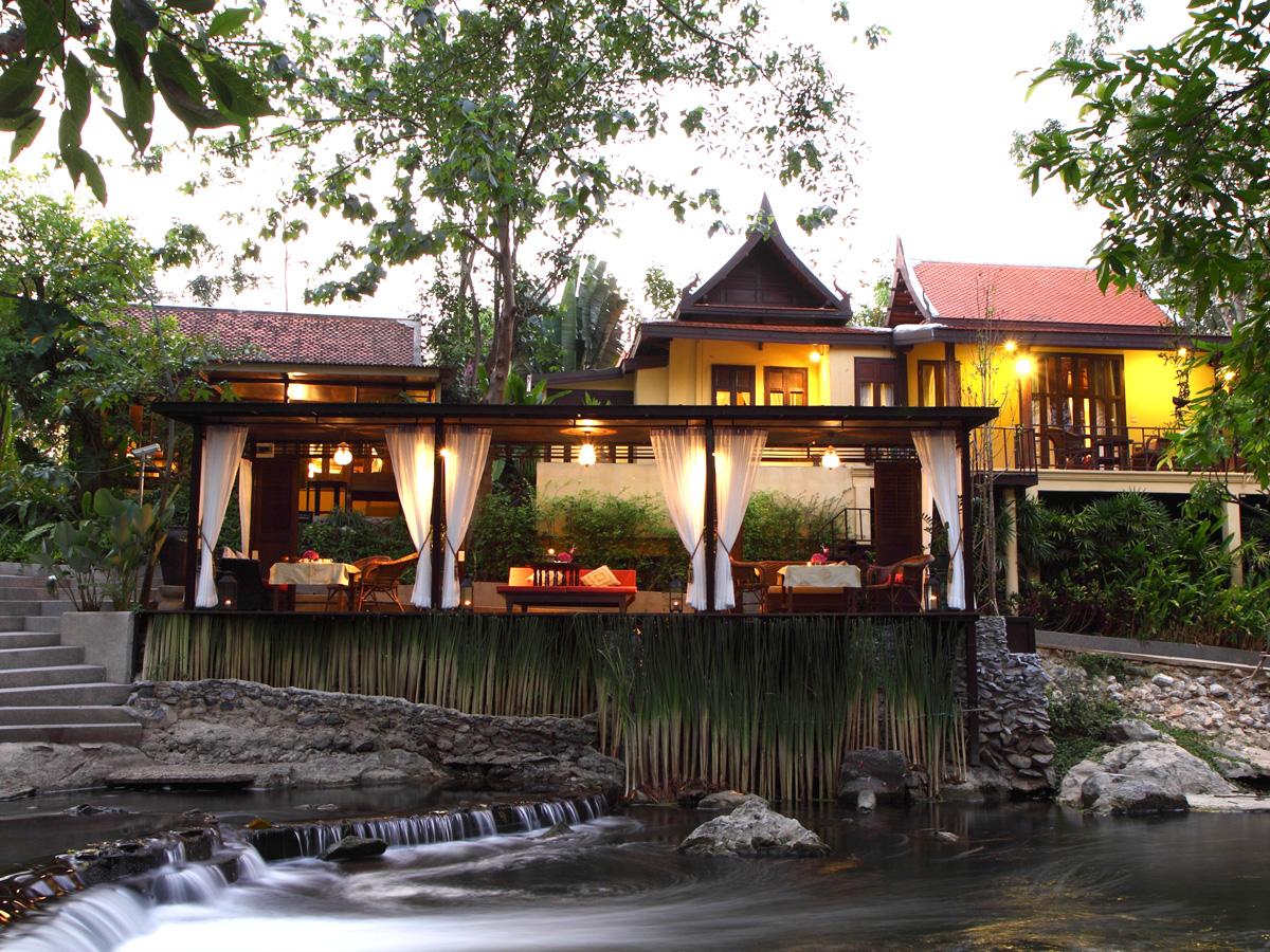 Ndol Streamside Thai Villas