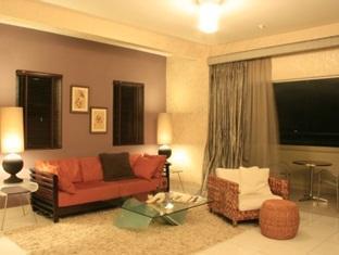 Amisha Vacation Home Kuala Lumpur - 3 Bedroom - Living Area