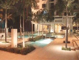 Amisha Vacation Home Kuala Lumpur - Swimming pool