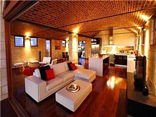 Fleets Luxury Accommodation - Fremantle