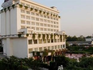 Hotel Kanha Shyam 甘哈希亚姆酒店