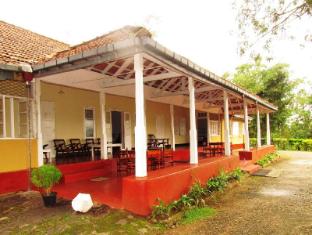 Rest House Deniyaya
