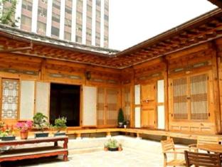 South Korea-Moon Hanok Guesthouse