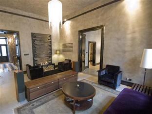 Hungary-Flat in Luxury Style Hotel