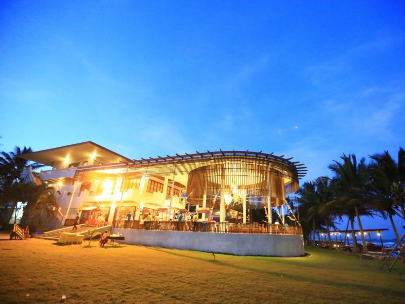Bansaithong Beach Resort