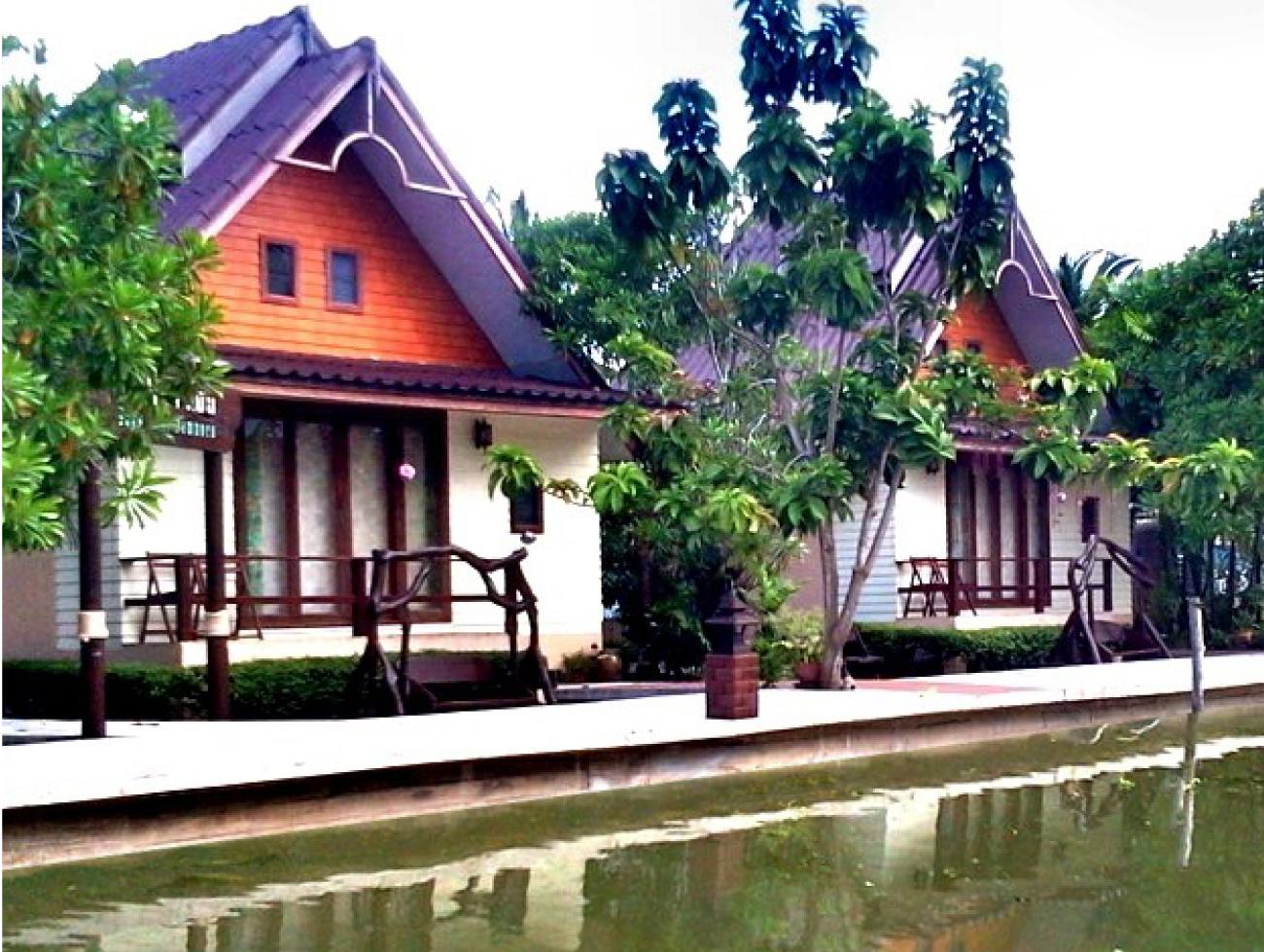 Baan Thai Damnoen Resort