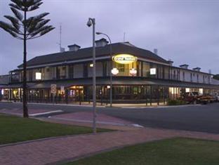 Australia-Grand Tasman Hotel