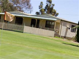 Australia-Riverside Golf Club Holiday House
