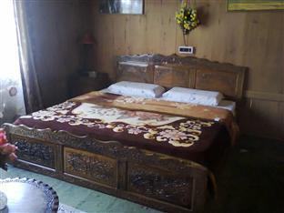 India-Lake Guest House Srinagar