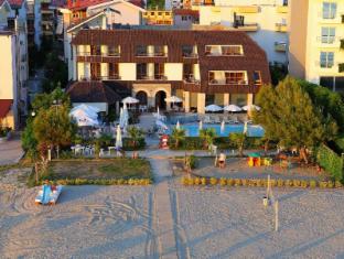 Albania-Hotel Oaz