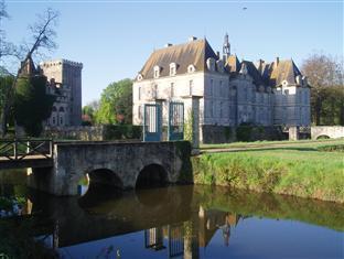 France-Chateau de Saint Loup Guest House