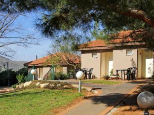 Kibbutz Malkiya Travel Hotel 