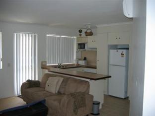 Beachside Court Holiday Apartments