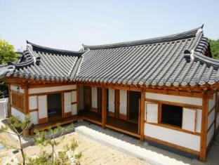 Majoongheon Hanok Guesthouse