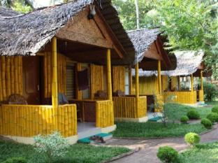 Savithri Inn Bamboo Cottages and Resorts 