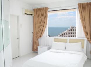 Sea view with en-suite master bedroom