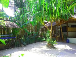Matanjak Guesthouse and Surfshop