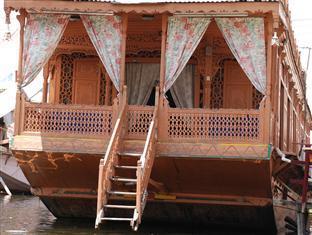 Dilshad Group of Houseboats