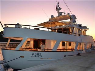 Motor Yacht Bert - Boat & Breakfast