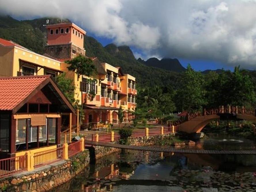 Geopark Hotel Oriental Village