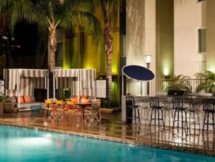Hollywood Center Luxury Vacation Apartment off Hollywood Boulevard